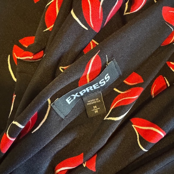 Express Bodysuit Medium Black Red Leaf Print Wrap Long Sleeve - Picture 4 of 6